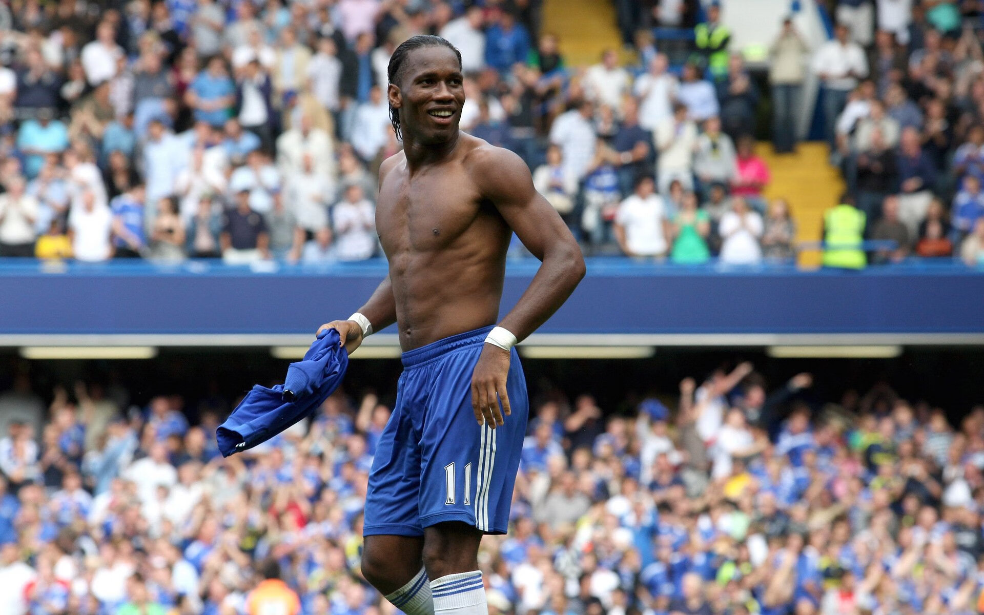 爱游戏电竞-湖人发布经典照片回顾上赛季高光时刻，湖人2021海报